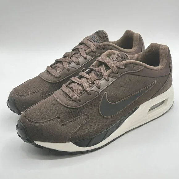 Women's Nike Air Max Solo Baroque Brown  Sneakers FN0784-200 Size 10 - Picture 2 of 11